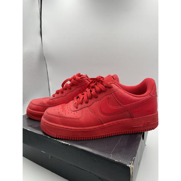 Size 9.5 - Nike Air Force 1 Low Triple Red - Picture 1 of 13